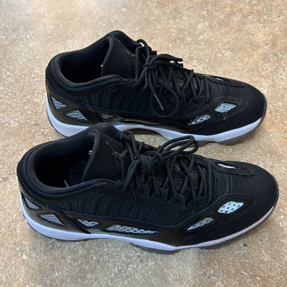 Air Jordan 11 Retro Low IE - Picture 1 of 7